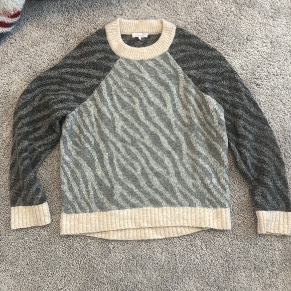 Parker Bella Zebra Pattern Gray and Cream Sweater - Picture 6 of 9